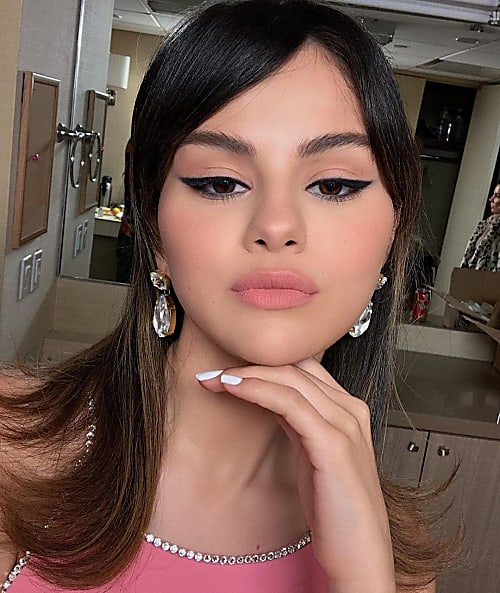 Selena Gomez Just Made Cat Eye Cool Again