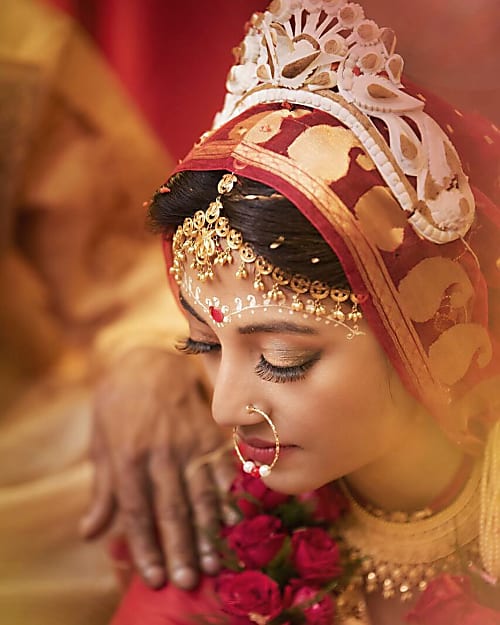 The Only Top 5 Makeup Artists Of Kolkata You Can Swear By 5 essential bengali bridal makeup elements. makeup artists of kolkata you can swear