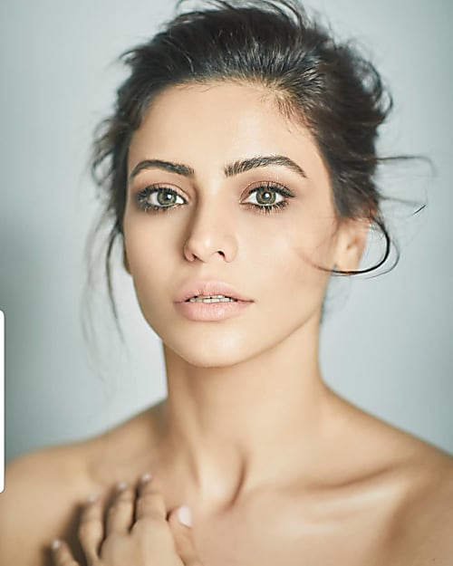 Aamna Sharif Is Here To Take Our Breath Away And How Asian people are known for their crafts and makeup is one of them. aamna sharif is here to take our breath