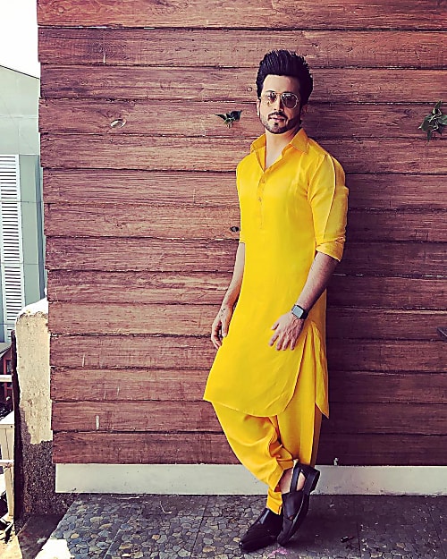 Dheeraj Dhoopar Is The Most Stylish Punjabi Munda Next Door Taille de dheeraj dhoopar : dheeraj dhoopar is the most stylish