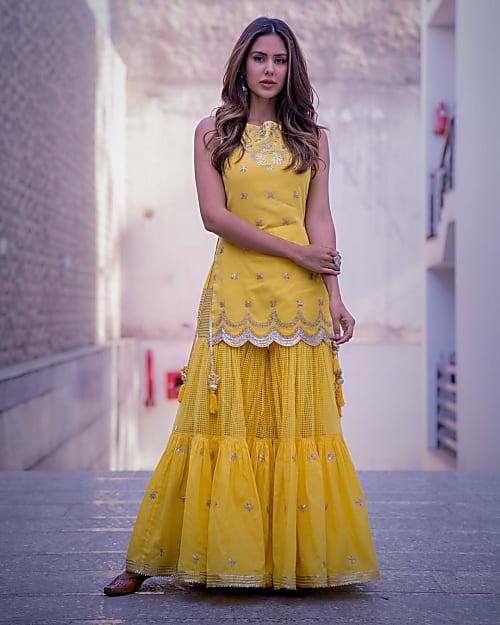 Sonam Bajwa Looks Gorgeous In This Summery Sharara Salwar She was inclined towards modelling from a very young age. sonam bajwa looks gorgeous in this