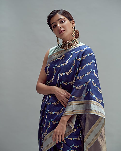 Samantha Prabhu S Saree Look At The Daggubati Wedding Is Gorgeous Her beautiful sartorial choices leave samantha sports a fusion look as she pairs her white saree with a denim jacket. saree look at the daggubati wedding